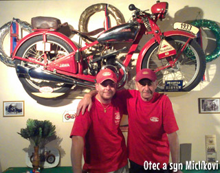 Soukromé muzeum historických motocyklů JAWA otce a syna Miclíkových
